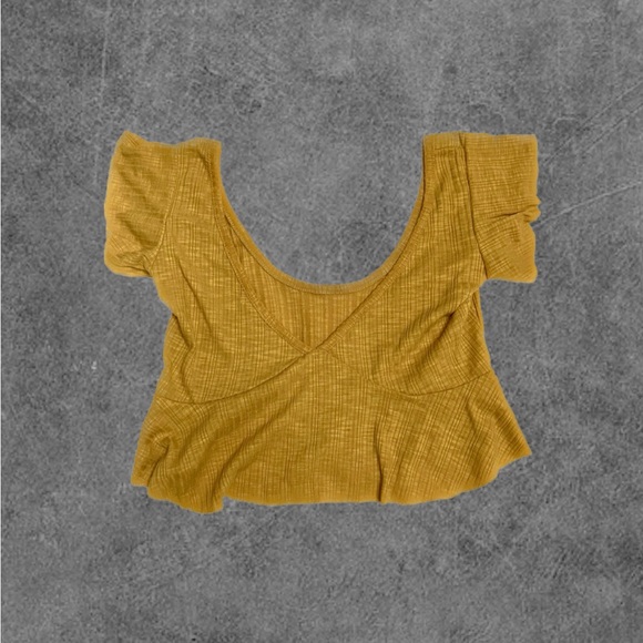 ruffle yellow crop top - Picture 2 of 3